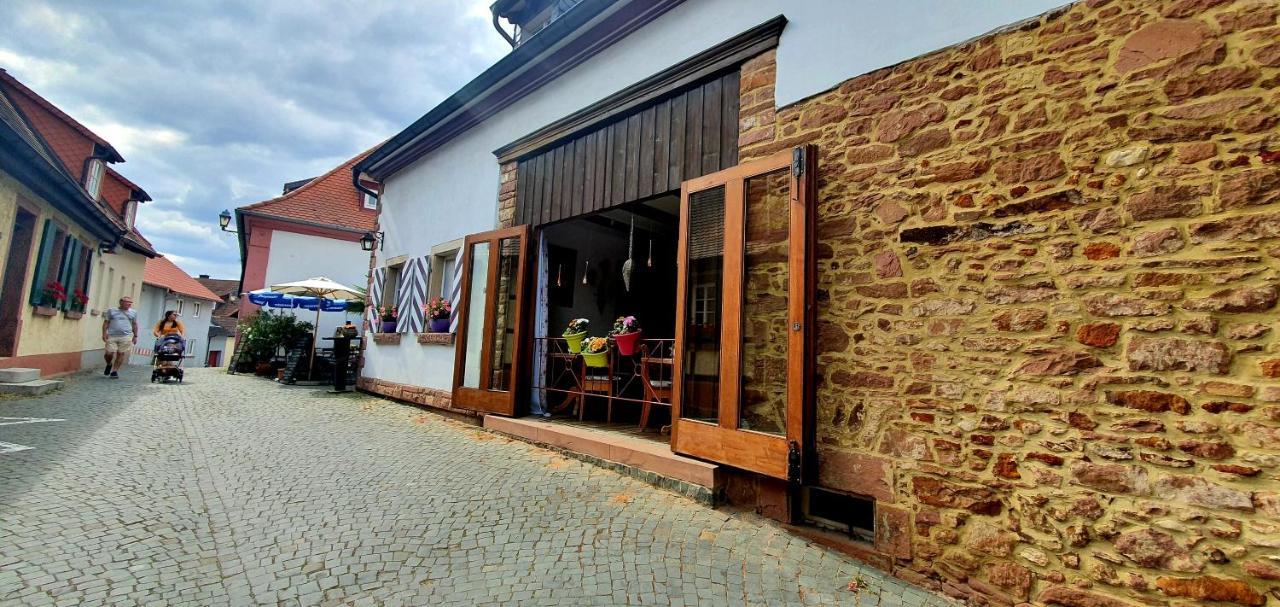 Landgasthaus "Zum Engel" Neuleiningen Exterior photo