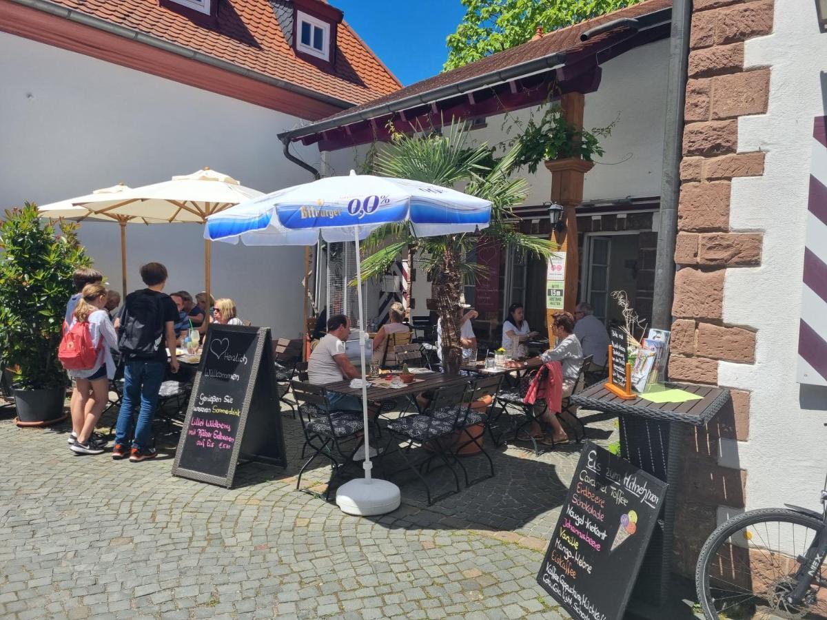 Landgasthaus "Zum Engel" Neuleiningen Exterior photo